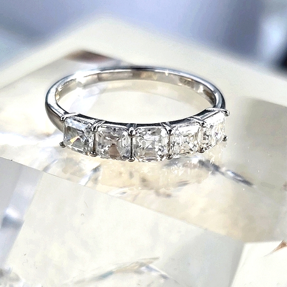 925 Sterling Silver Ring Sz 9 with GH Color Moissanite Gemstones 4x4mm